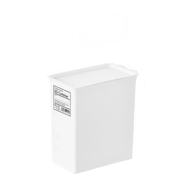 Boite en plastique blanc