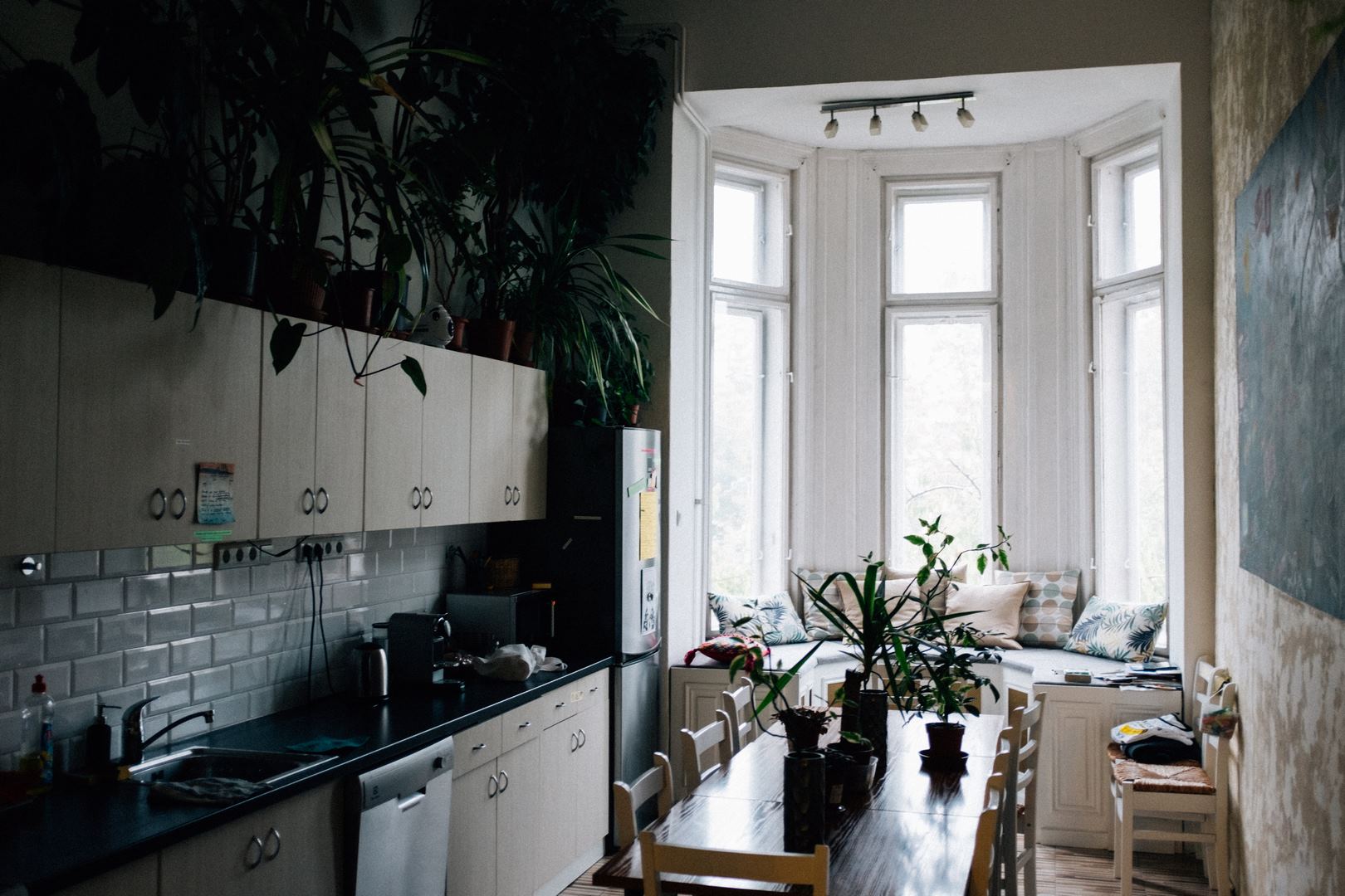 Nos boîtes de rangement élégantes et fonctionnelles s'intègrent parfaitement dans votre cuisine, idéales pour organiser les ustensiles ou les objets du quotidien, tout en ajoutant une touche de style!